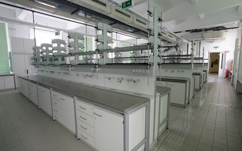 6 Types Of Lab Countertop Materials: Which One Is Right For You? - LOC ...