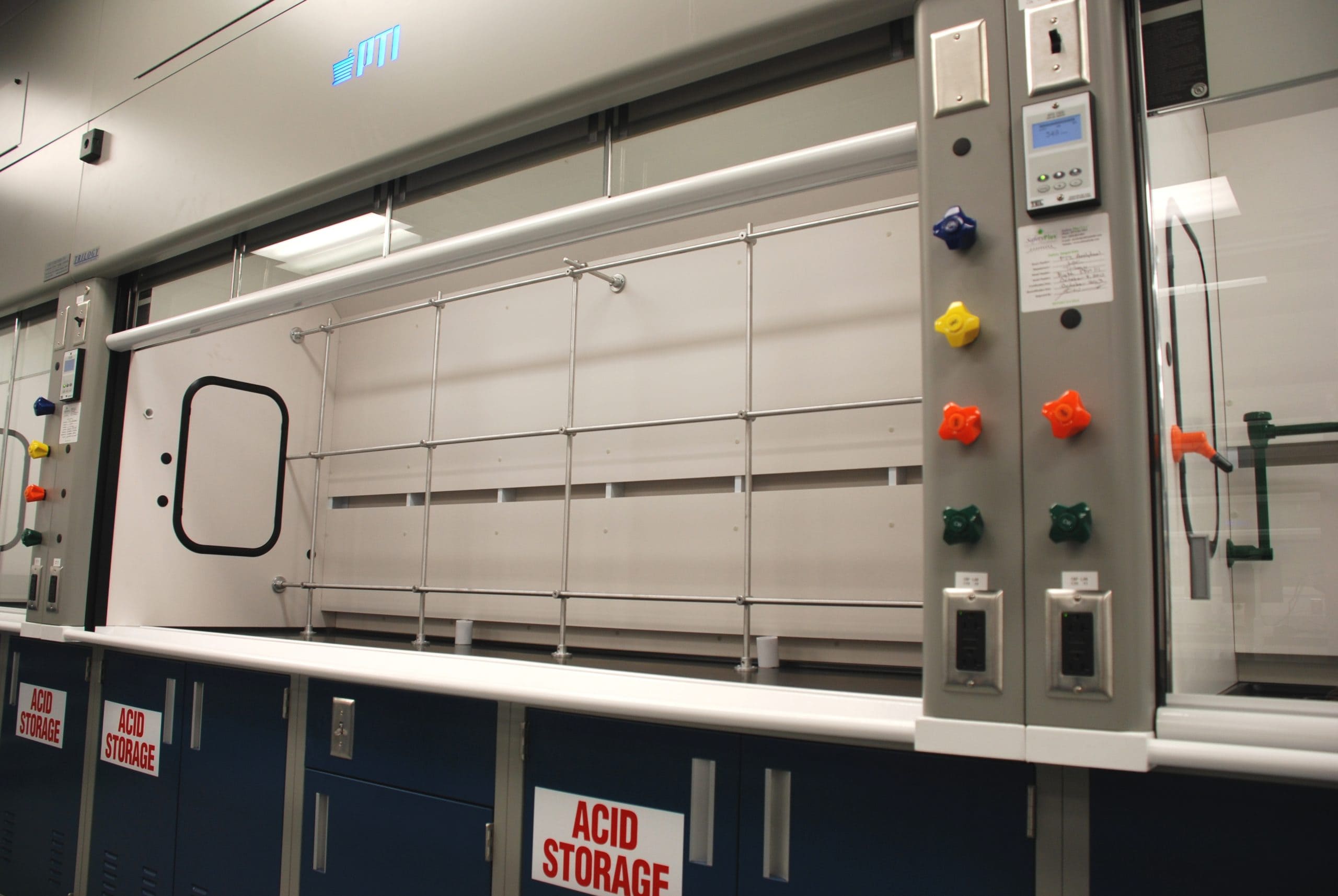 Fume Hood Fixtures 1