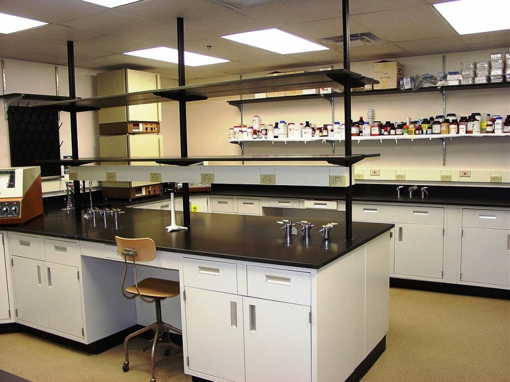 Laboratory Benches & Workstations