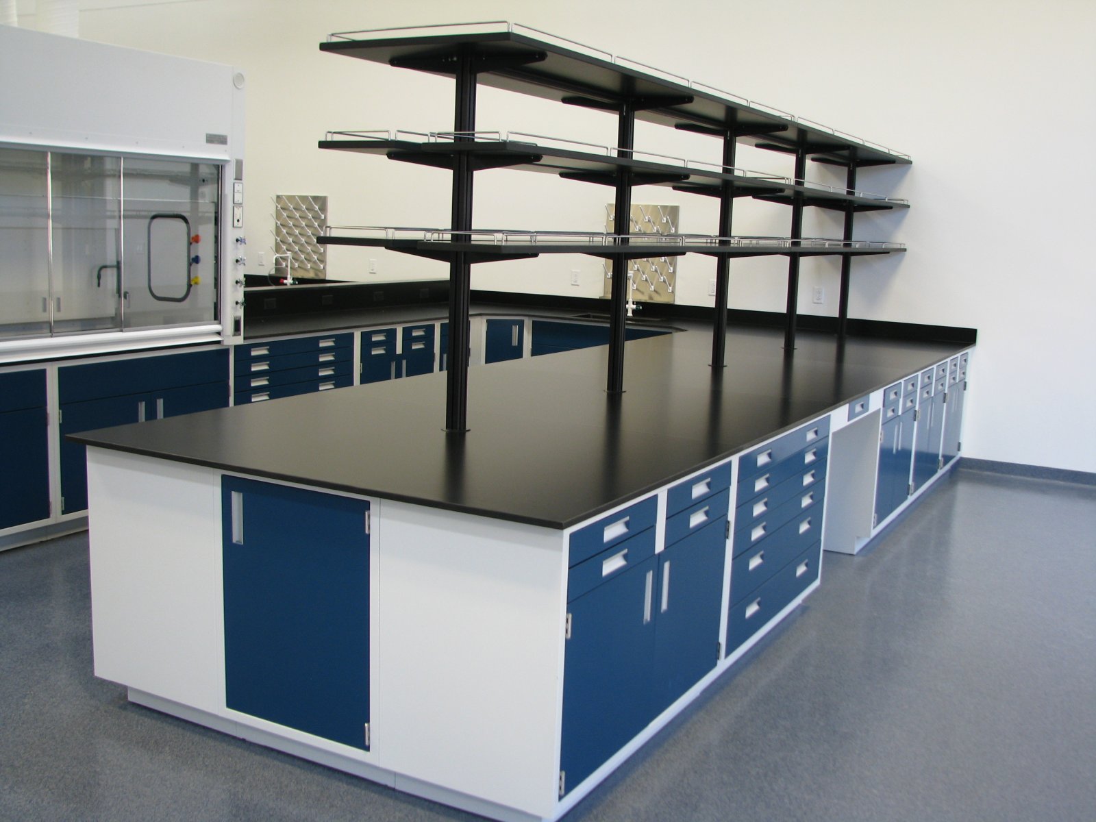 Why Laboratory Cabinets and Caseworks Matter