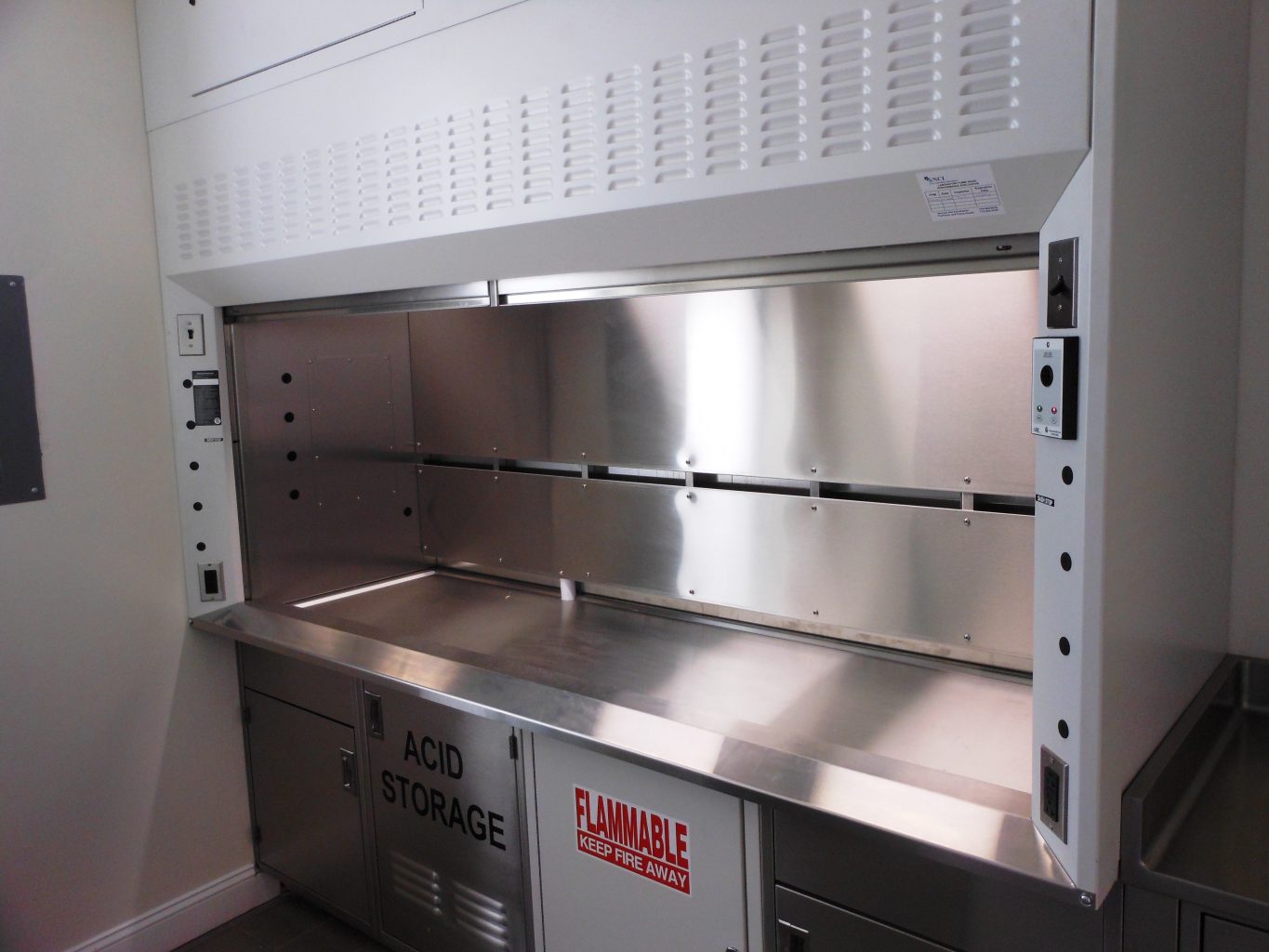 LOC Radio Isotope Fume Hood for Radioactive Matter Use