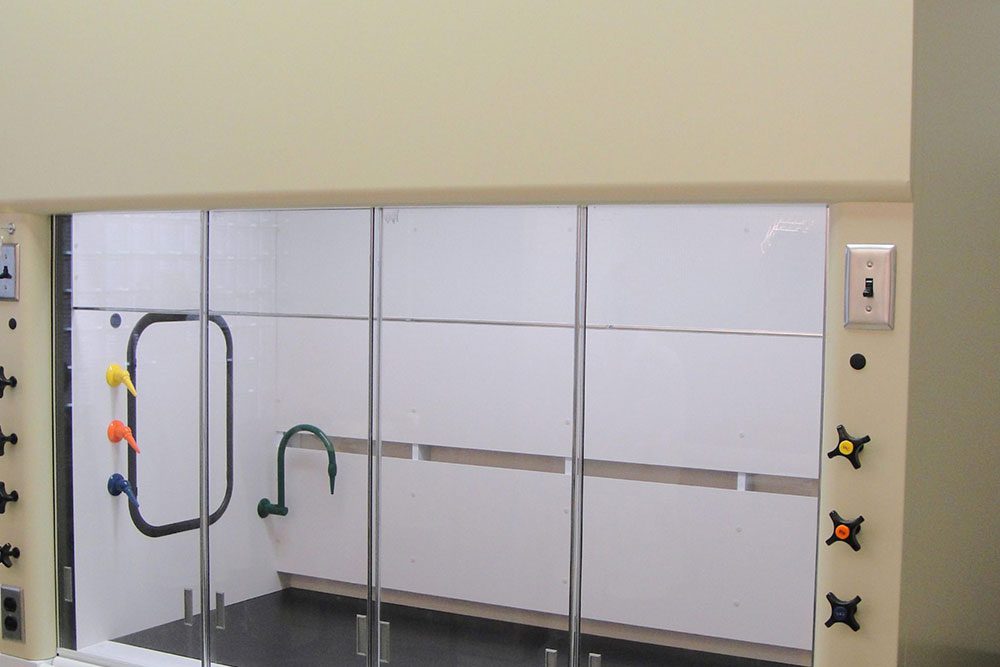 Essential Fume Hood Design Factors For Safety And Efficiency