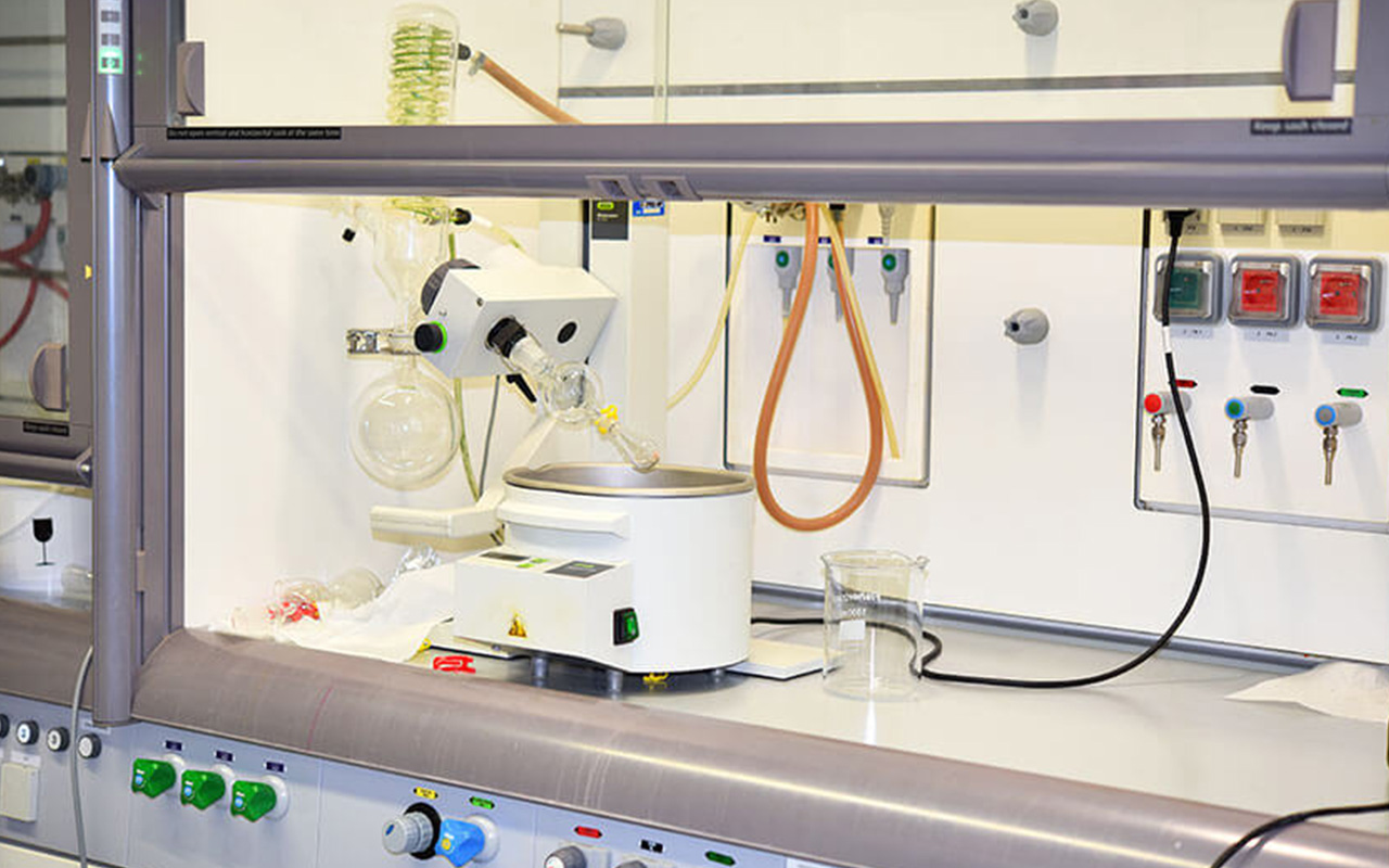 How To Use A Fume Hood In The Laboratory: A Step-By-Step Guide