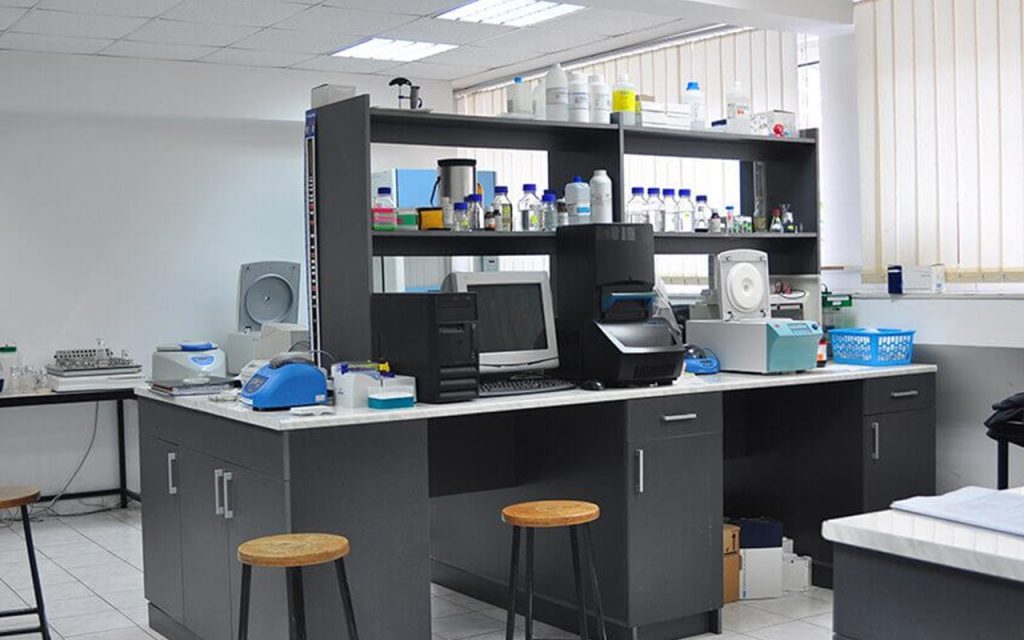 Labroatory Counter Laboratory Countertops: Choosing The Best Option - LOC Scientific