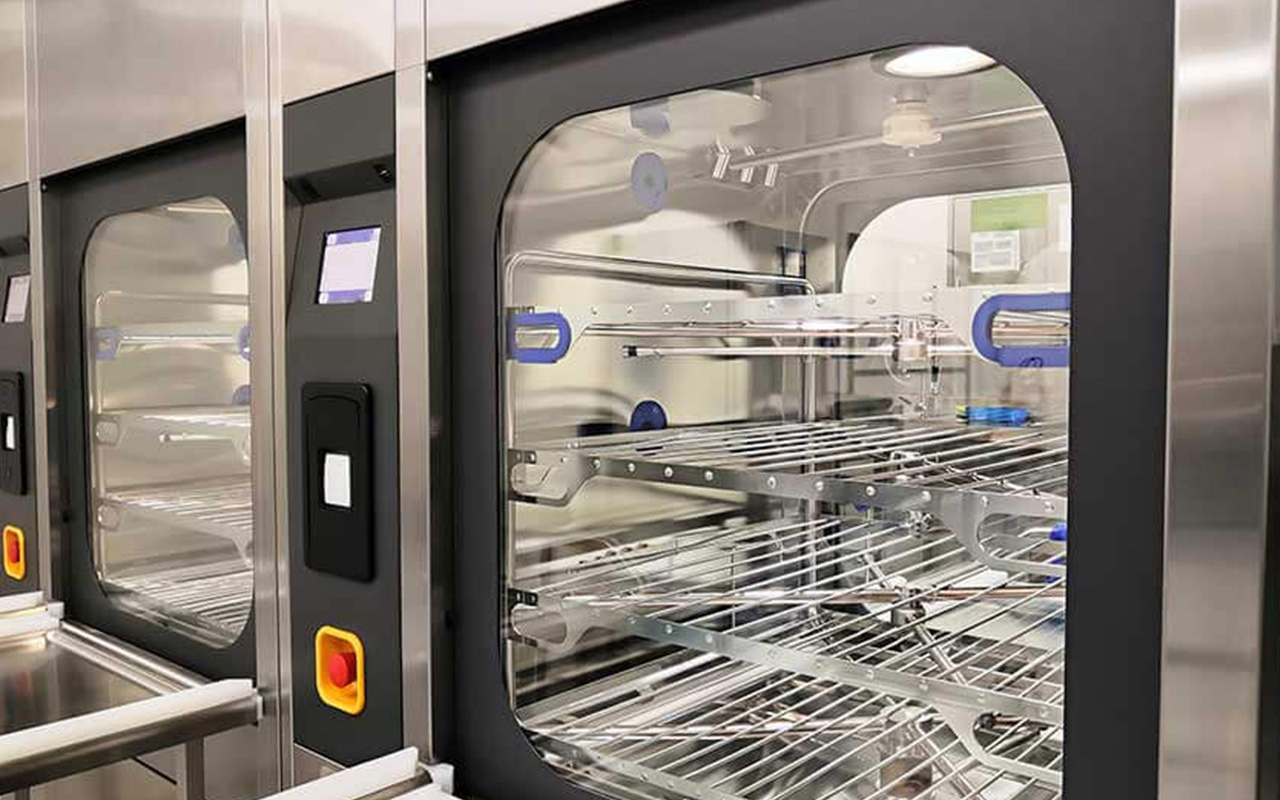 Traditional Vs. Lab Dishwasher: Key Differences Explained